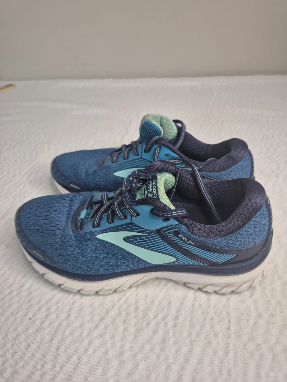 Brooks GTS18 Womans Running Shoes Sz 7.5